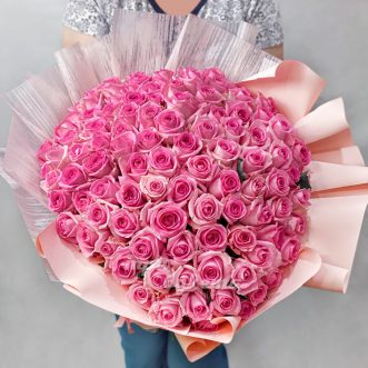 Букет из 101 розовой розы